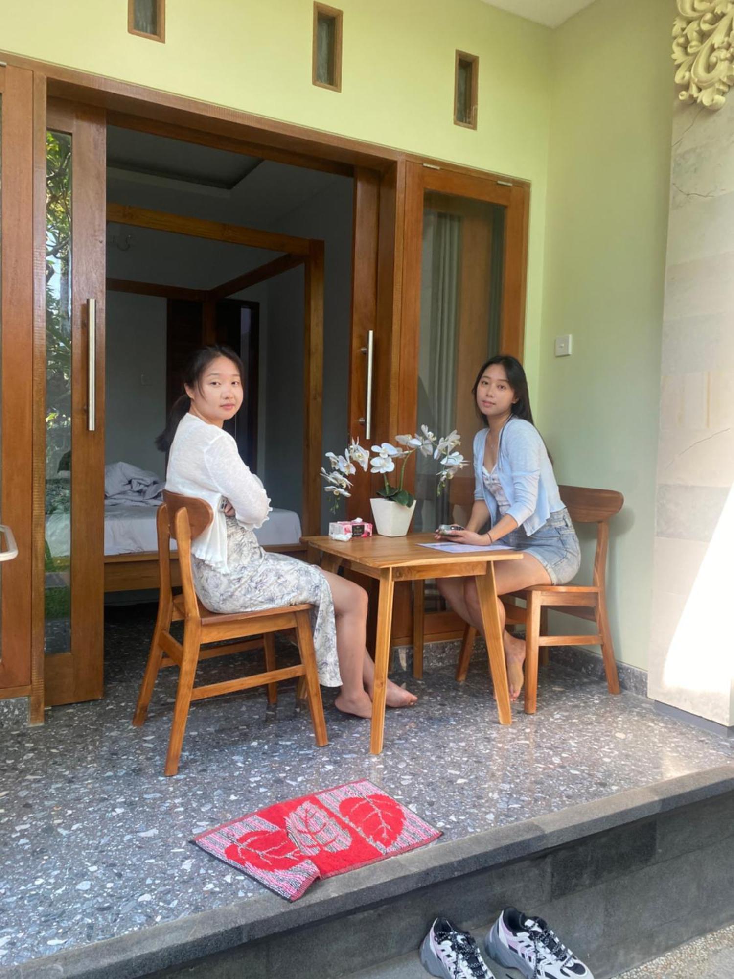 Suryadina Guest House Ubud Exteriör bild