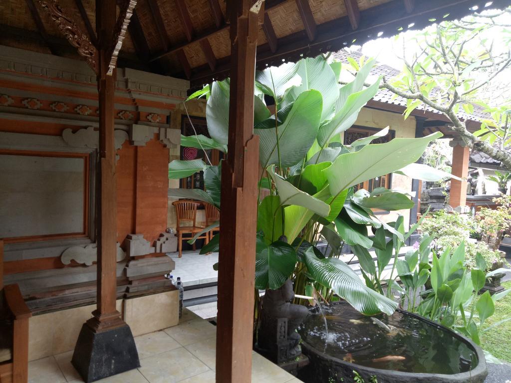 Suryadina Guest House Ubud Exteriör bild