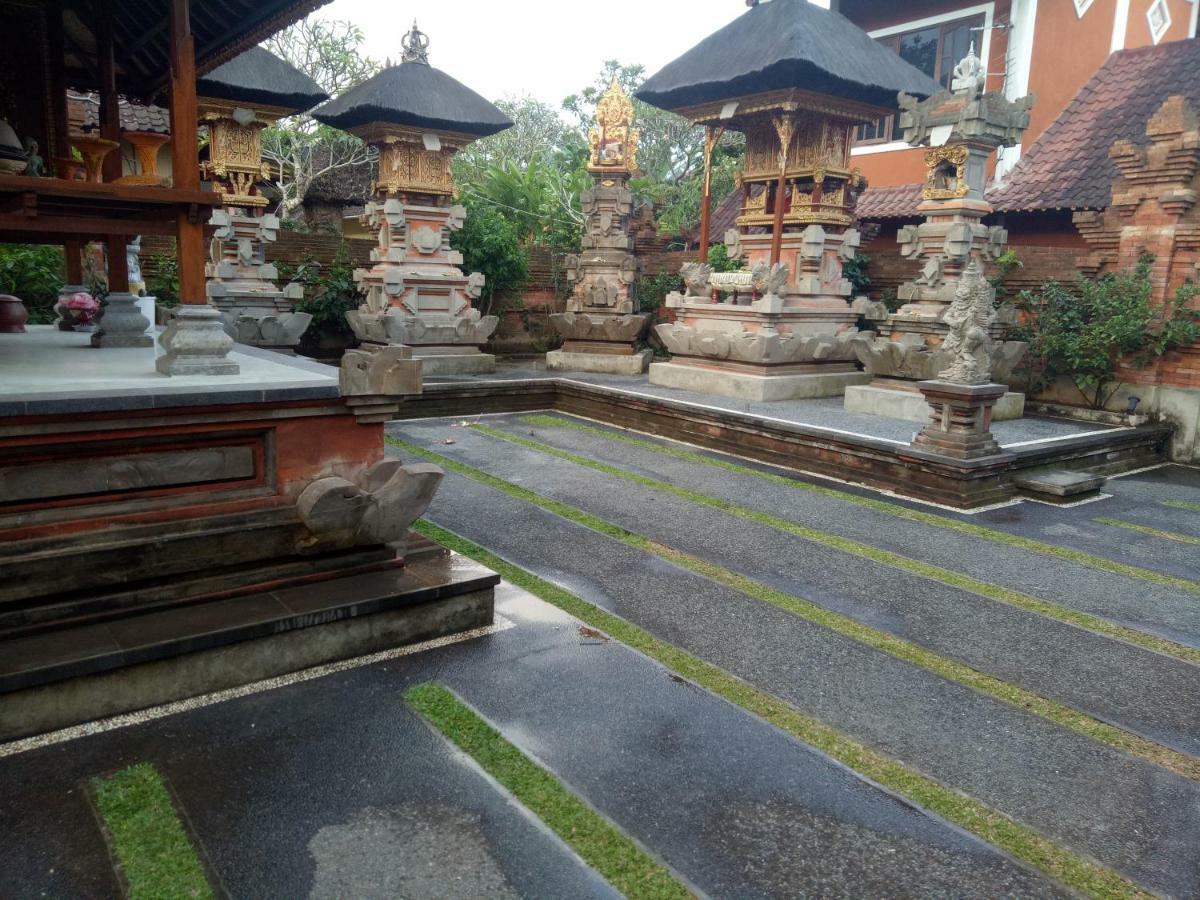 Suryadina Guest House Ubud Exteriör bild