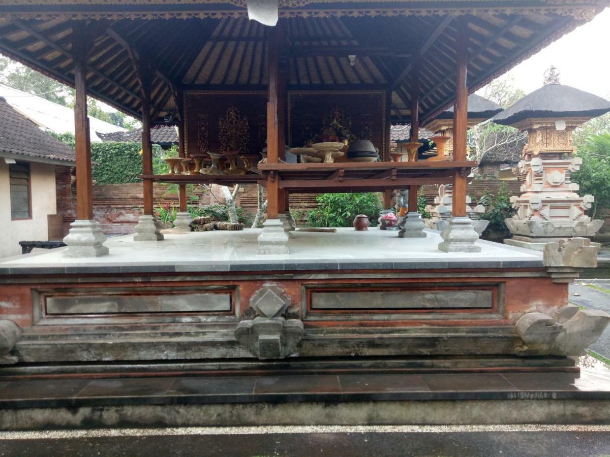 Suryadina Guest House Ubud Exteriör bild