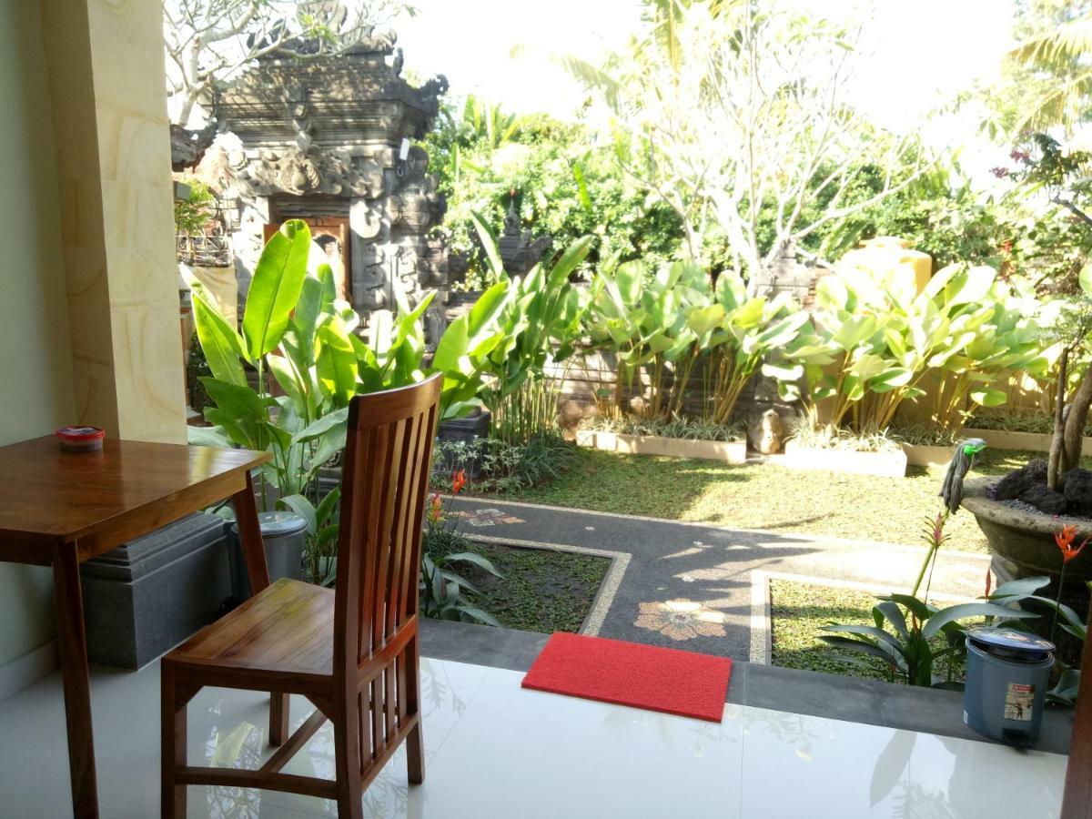 Suryadina Guest House Ubud Exteriör bild