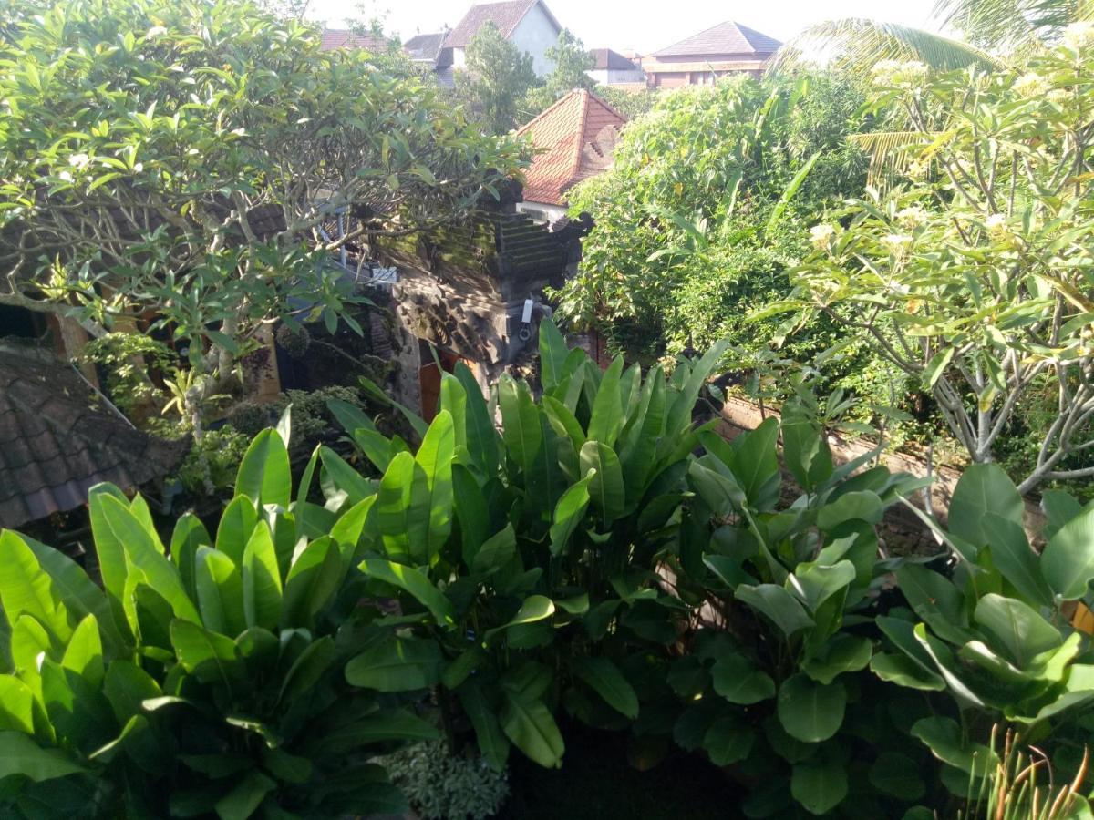 Suryadina Guest House Ubud Exteriör bild